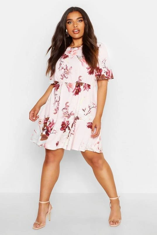 BOOHOO Plus Tiered Floral Crepe Smock Dress 1 BOOHOO Plus Tiered Floral Crepe Smock Dress