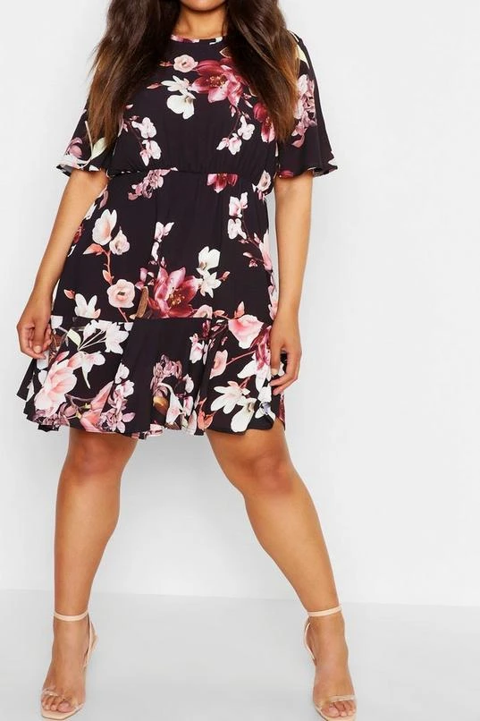 BOOHOO Plus Tiered Floral Crepe Smock Dress 4 BOOHOO Plus Tiered Floral Crepe Smock Dress - Image 4