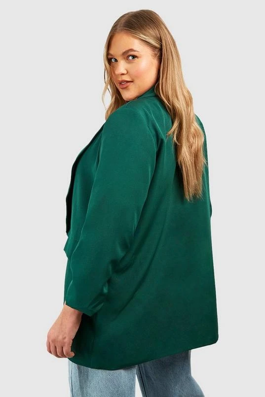 BOOHOO Plus Ruched Sleeve Lapel Detail Blazer 2 BOOHOO Plus Ruched Sleeve Lapel Detail Blazer - Image 2