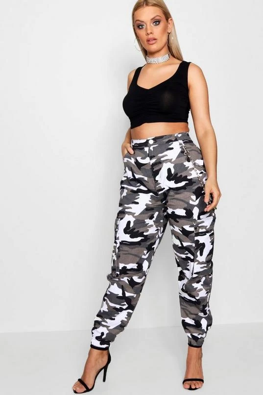 BOOHOO Plus Camo Cargo Jeans 1 BOOHOO Plus Camo Cargo Jeans